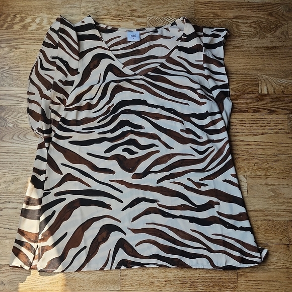 CAbi Tops - (M) CAbi Animal Print Blouse Sheer Ruffle Sleeve Romantic Nightout Vacation